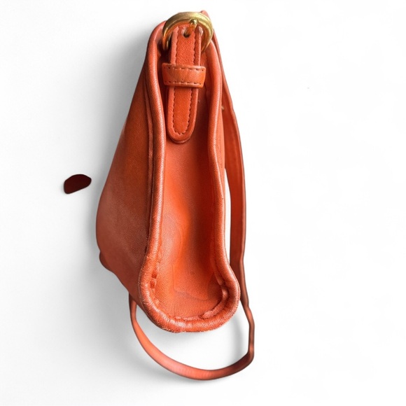 Vintage COACH Small Leather Zip Crossbody Purse Bag J8P-4104 Saddle Brown Tan - Picture 4 of 9